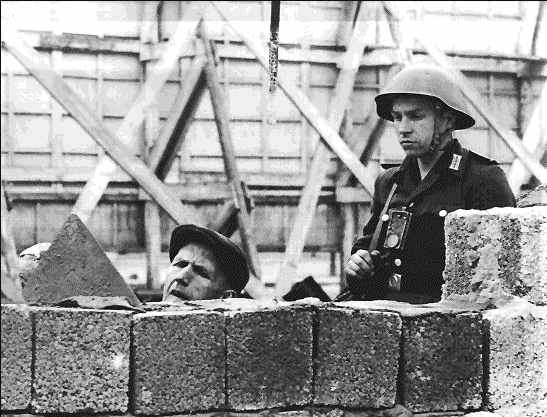 history_mauerbau1 history_mauerbau1